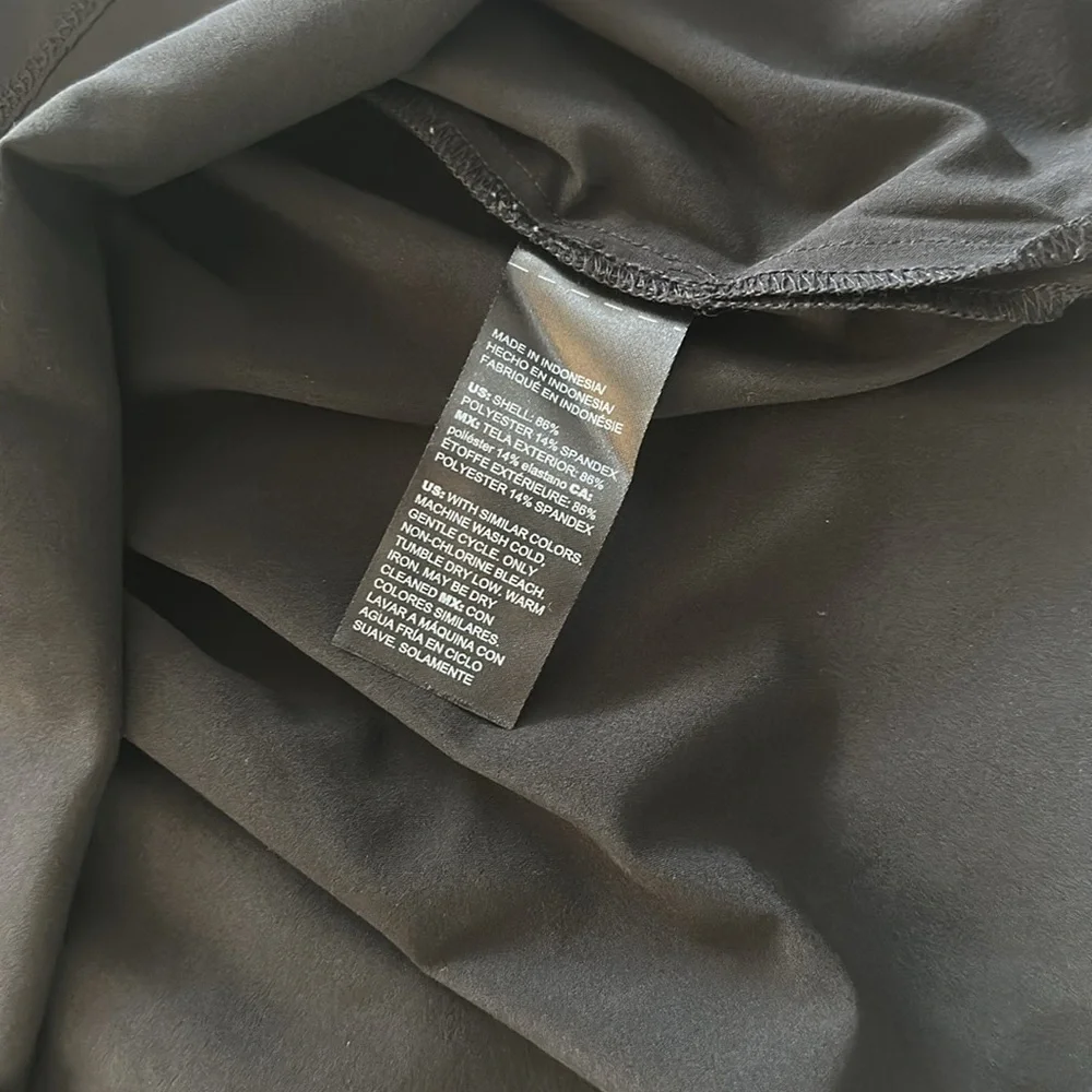 Chicos zenergy UPF Notch Neck Tank black size 14 - Picture 5 of 5